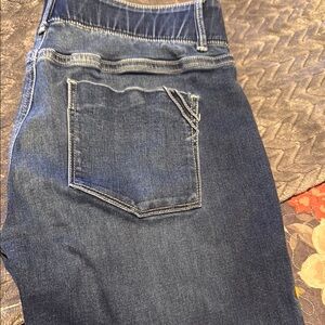Apt. 9 Blue Straight Leg Jeans with Classic Style